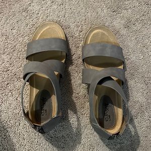 Eurosoft gray sandals Landry II, women’s 7.5 EUC (fit like 8)!
